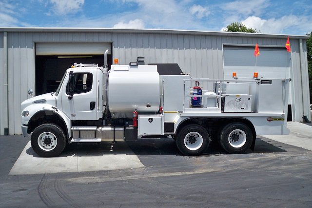 Taylor Pump and Lift Lube Truck